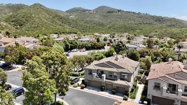 802 Azalea Ave, San Marcos CA: https://media.crmls.org/mediaz/dad10fc7-0c9f-489e-bd62-a3af240bf8be.jpg
