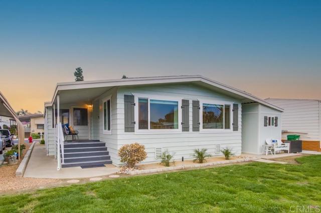 276 N El Camino Real, Oceanside CA: https://media.crmls.org/mediaz/dad13bbb-f932-4f08-94ba-d7ce88ecc927.jpg