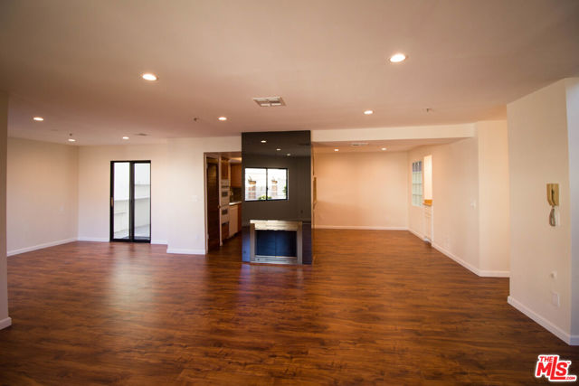 301 West Loraine Street, 8 photo 5