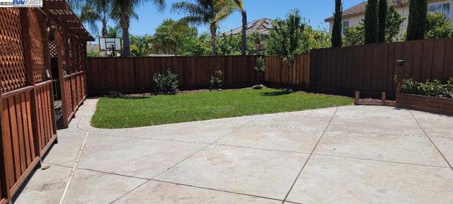 1906 Wilson Ct, Antioch CA: https://media.crmls.org/mediaz/dad20343-b73a-41a6-96fa-ed373f0b5783.jpg
