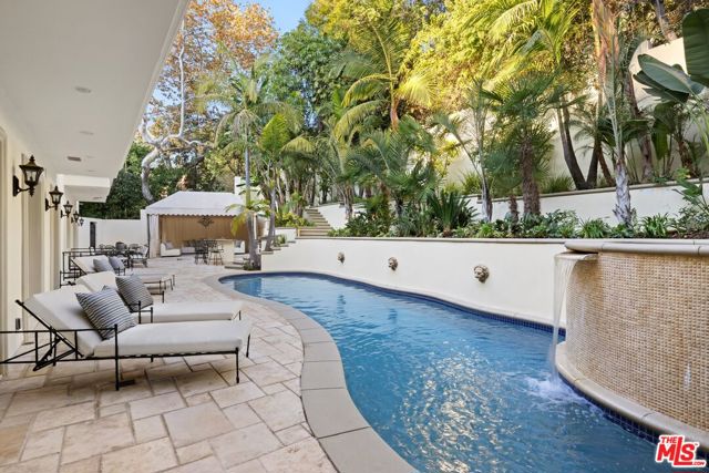 1350 Benedict Canyon Drive, Beverly Hills CA: https://media.crmls.org/mediaz/dad22cfd-445f-4303-926d-1bf1537038ec.jpg