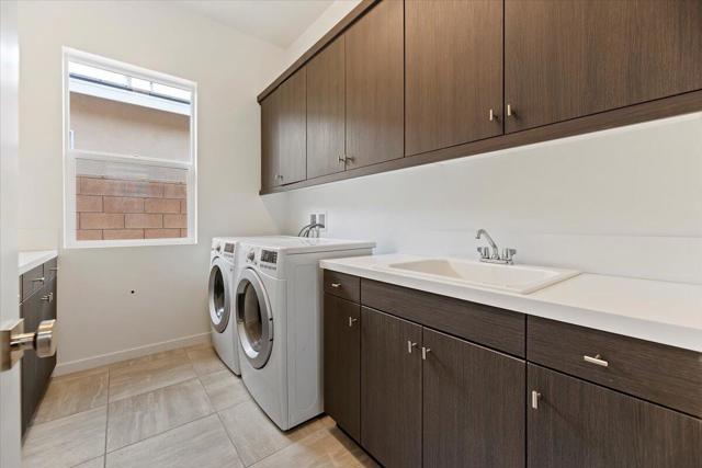 1325 Passage Street, Palm Springs CA: https://media.crmls.org/mediaz/dad2fd2a-5920-48d0-9a3b-6f5edb1a13db.jpg
