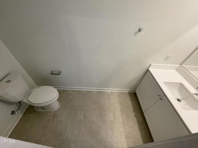Detail Gallery Image 5 of 20 For 560 via San Felipe, Camarillo,  CA 93012 - 3 Beds | 2/2 Baths