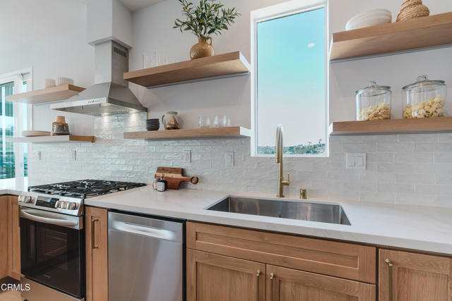 3870 W Point Drive, Los Angeles CA: https://media.crmls.org/mediaz/dad34c2f-a076-4744-af7b-090c5b67c224.jpg
