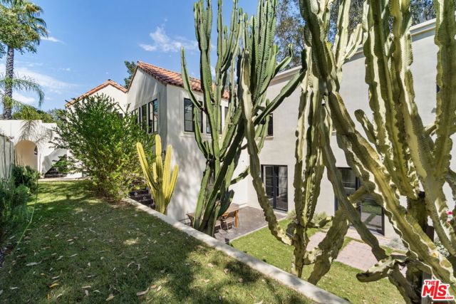 8171 Tianna Road, Los Angeles CA: https://media.crmls.org/mediaz/dad387b0-47ef-4ac8-9bee-c14bf842c4e5.jpg