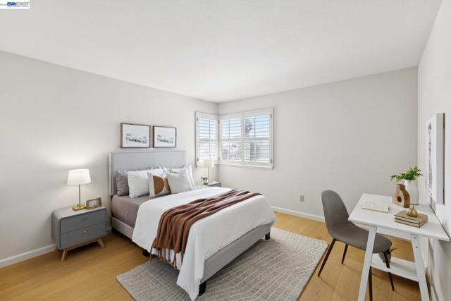 Image 44 of 60 For 674 Crystal Ct