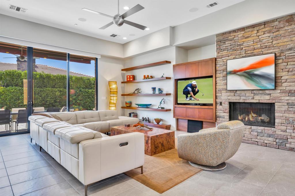 MLS #219138933DA image #1