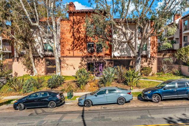2950 Broadway, San Diego CA: https://media.crmls.org/mediaz/dad57cd1-34bb-4f6c-9c33-923dc172cd1a.jpg