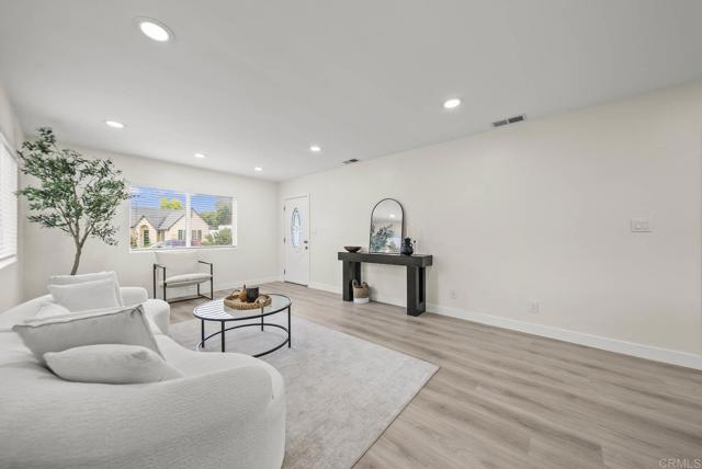 Detail Gallery Image 7 of 38 For 4733 Soria Dr, San Diego,  CA 92115 - 5 Beds | 3 Baths