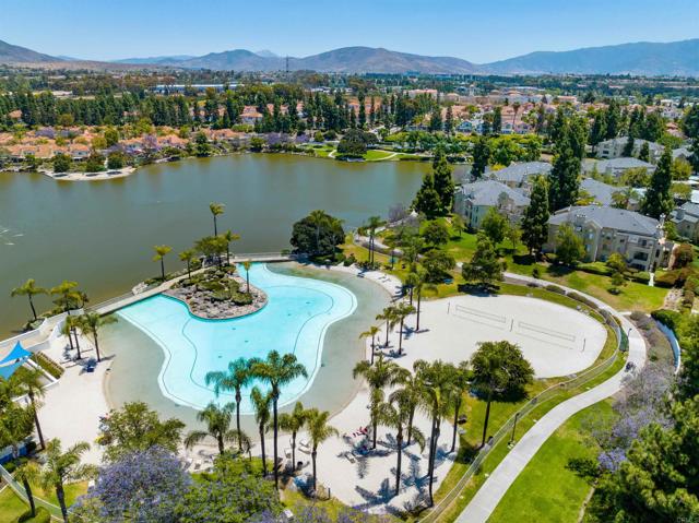 707 Eastshore Terrace, Chula Vista CA: https://media.crmls.org/mediaz/dad59ecb-a8b3-4d6b-9f15-ef687cda28ab.jpg