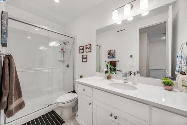 5422 Arnold Rd, Dublin CA: https://media.crmls.org/mediaz/dad5bd29-7b5a-4995-9336-1f8c6b8abf11.jpg