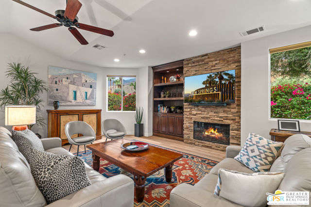 226 Canyon Circle, Palm Springs CA: https://media.crmls.org/mediaz/dad5fa3b-1225-4030-aea3-a924ecd22fee.jpg