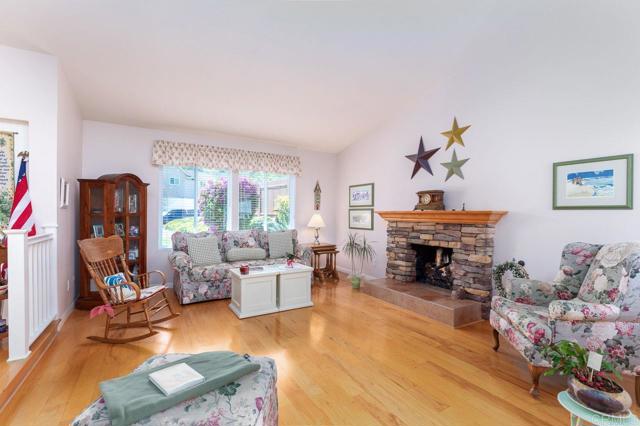 6714 Bedlow Ct, San Diego CA: https://media.crmls.org/mediaz/dad608ff-bd78-45c1-9cdb-9ffc4d9a78ab.jpg