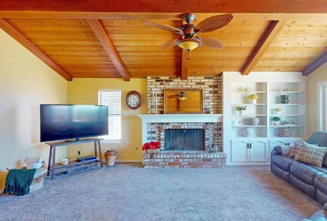 1127 Montecito Circle, Salinas CA: https://media.crmls.org/mediaz/dad629af-1539-42d0-9425-113de67719b5.jpg