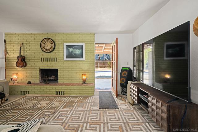 9530 Galston Drive, Santee CA: https://media.crmls.org/mediaz/dad634aa-17a6-4cf5-8667-6a54d559c2b6.jpg