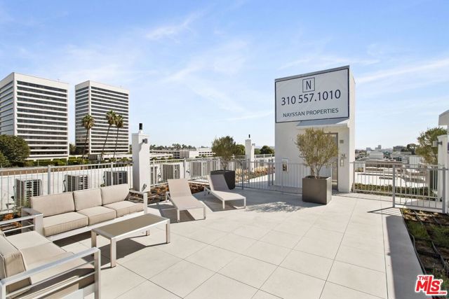 1650 Sawtelle Boulevard, Los Angeles CA: https://media.crmls.org/mediaz/dad6d029-8fd9-4bba-885e-88db277d4595.jpg