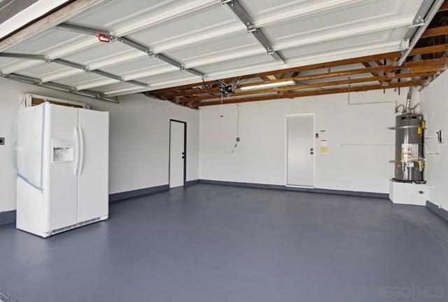 9555 Via Pereza, San Diego CA: https://media.crmls.org/mediaz/dad75fe8-dce8-4398-9dff-30f982deffcd.jpg