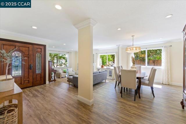 9461 Thunderbird Pl, San Ramon CA: https://media.crmls.org/mediaz/dad799fe-6243-4bf6-ac60-f0a5b698fc07.jpg