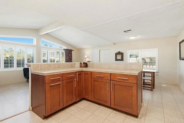 Detail Gallery Image 8 of 49 For 1930 W San Marcos Blvd #172,  San Marcos,  CA 92078 - 2 Beds | 2 Baths