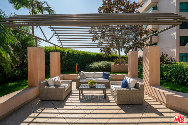 10490 Wilshire Boulevard, Los Angeles CA: https://media.crmls.org/mediaz/dad7ff1d-d232-4250-aaa9-1dc2d1d32966.jpg