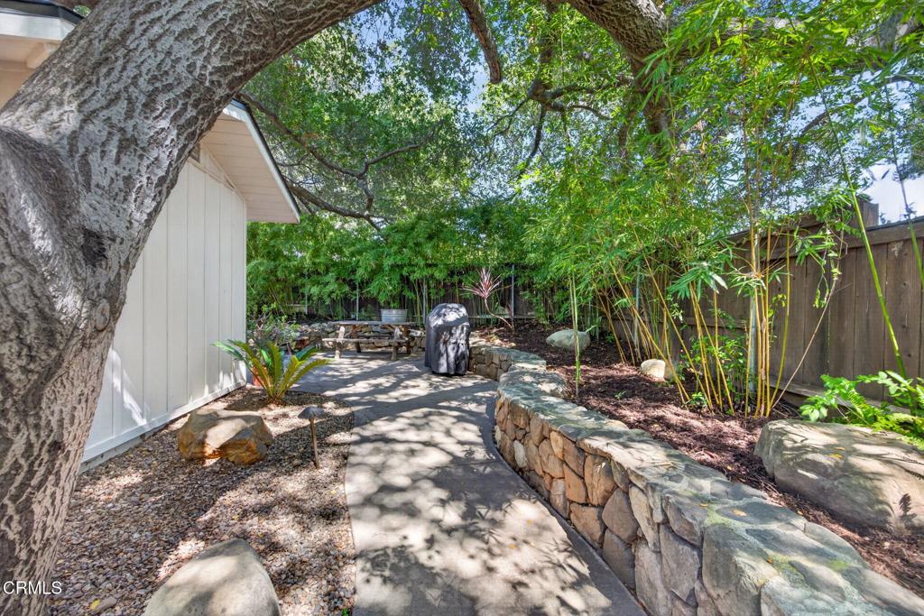 https://media.crmls.org/mediaz/dad89ffc-df41-4a81-8ea7-b942bc819921.jpg?preset=X-Large