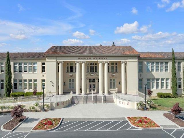 828 N El Camino Real, San Mateo CA: https://media.crmls.org/mediaz/dad8ccb2-64a2-4af6-85de-e7bbc48b604b.jpg