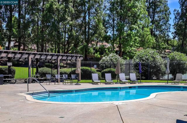 2510 Tea Tree Ct, Martinez CA: https://media.crmls.org/mediaz/dad8df0e-4e61-4ea0-bc4c-a45375049da4.jpg