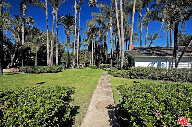 17545 Parthenia Street, Sherwood Forest CA: https://media.crmls.org/mediaz/dad8e8ec-8ec9-4ddc-9f84-b72d92e7c98d.jpg