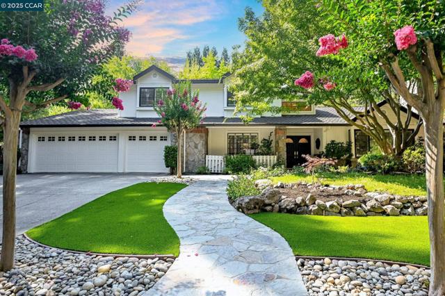 2145 Deer Oak Way, Danville CA: https://media.crmls.org/mediaz/dad92dd5-2787-4608-8e3e-b903925ebf15.jpg