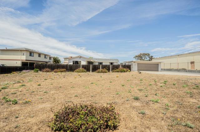 225 Carmel Avenue, Marina CA: https://media.crmls.org/mediaz/dad9f01c-8bb5-4635-9879-e50c3c766bb6.jpg