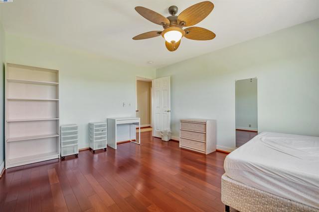 41794 Vargas Rd, Fremont CA: https://media.crmls.org/mediaz/dada744b-b4d9-4bf3-99e0-be0733369005.jpg
