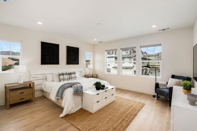 61109 Via Vicenza, San Ramon CA: https://media.crmls.org/mediaz/dadae2a7-e5ab-4ca3-8fd6-1e85e19f84b5.jpg