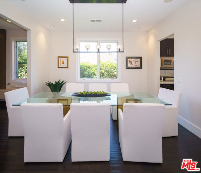 9515 Kirkside Road, Los Angeles CA: https://media.crmls.org/mediaz/dadae2ca-2cf3-42de-9ff6-37337c2cd753.jpg