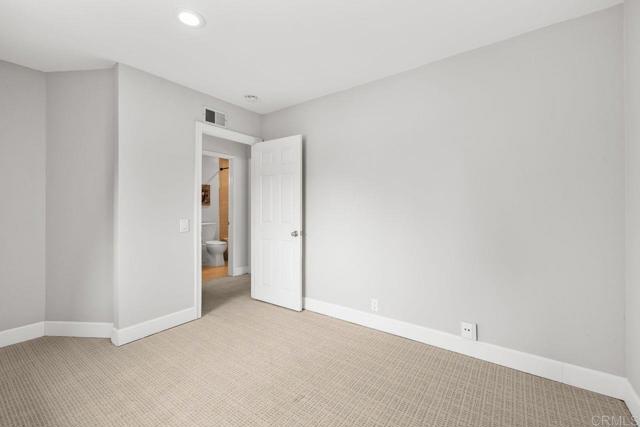 3330 Caminito Eastbluff, La Jolla CA: https://media.crmls.org/mediaz/dadae74d-e290-4c95-a6ca-3037bdac1249.jpg