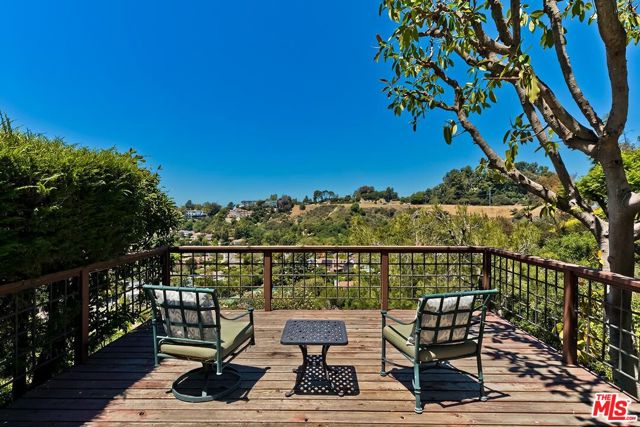 13490 Firth Drive, Beverly Hills CA: https://media.crmls.org/mediaz/dadafac9-9165-43c7-8cc0-28158f11e69a.jpg