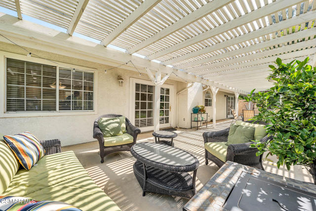 5050 Golden Nugget Way, Oak Park CA: https://media.crmls.org/mediaz/dadb6285-983e-4a7e-a09d-7cc722dde82b.jpg