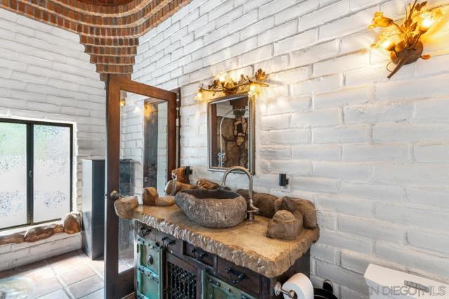 18940 Littlefield Lane, Valley Center CA: https://media.crmls.org/mediaz/dadca7b7-3411-4737-97ca-300413569999.jpg