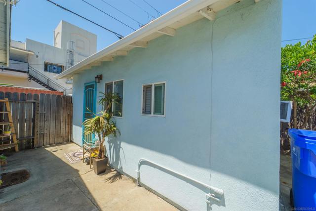 321 S Freeman, Oceanside CA: https://media.crmls.org/mediaz/dadcfddb-7409-47f2-a23d-221c6504ee4f.jpg