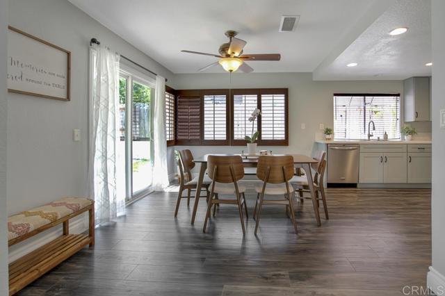 1216 Woodview Drive, Oceanside CA: https://media.crmls.org/mediaz/dadd40a2-6265-46a7-9101-232ed097f9be.jpg