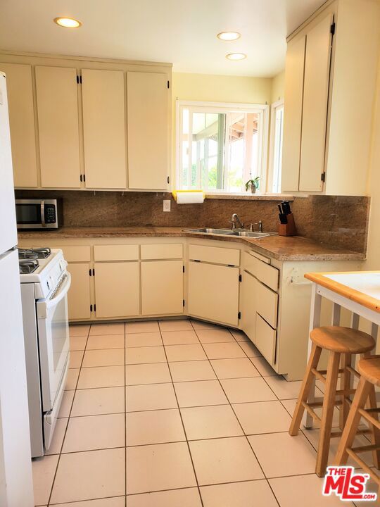 13207 Ruthelen Street, Gardena CA: https://media.crmls.org/mediaz/dadd48bf-1f21-42db-858a-3cac52bd43da.jpg