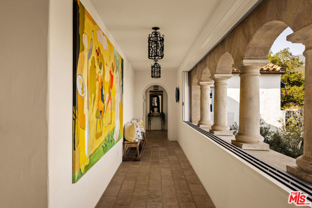 848 Picacho Lane, Santa Barbara CA: https://media.crmls.org/mediaz/dadd4ac3-c062-4132-a7b9-e9f0f75ab15a.jpg