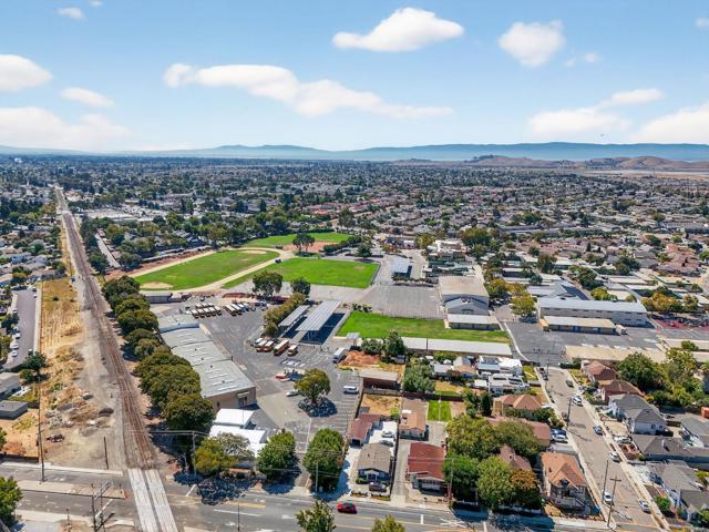 30784 Tidewater Drive, Union City CA: https://media.crmls.org/mediaz/dadd713c-d53f-4668-b18e-a1ad3637f81a.jpg