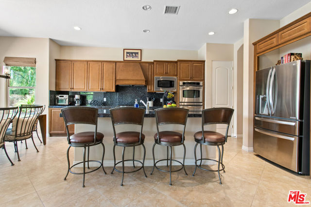 Image 7 of 30 For 78566 Blackstone Court