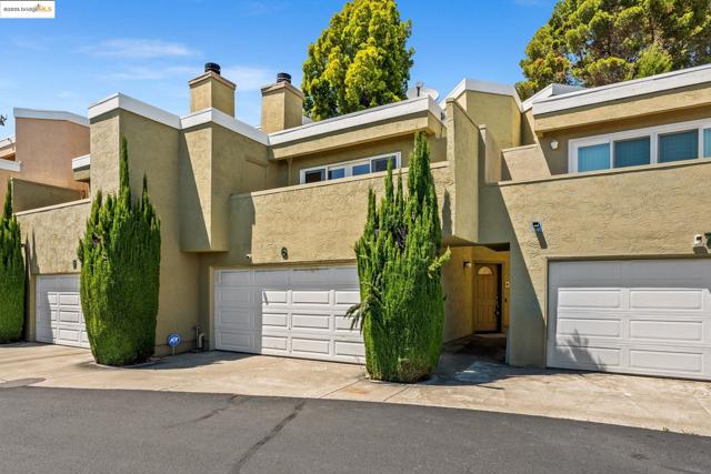 300 Locust Dr, Vallejo CA: https://media.crmls.org/mediaz/dade0a96-1a52-4ed2-8557-96054531b515.jpg