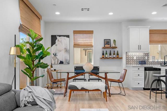 2445 Verano Way, Vista CA: https://media.crmls.org/mediaz/dade8d3d-574a-4dd7-a1f9-ee2c2adfcf95.jpg