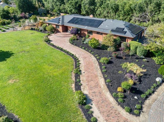 20811 Norada Court, Saratoga CA: https://media.crmls.org/mediaz/dadeb612-ae9d-45a8-85f3-950f73aca094.jpg