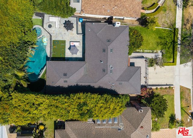 1839 Preuss Road, Los Angeles CA: https://media.crmls.org/mediaz/dadec0c7-dc8d-4586-8372-f5612b681388.jpg