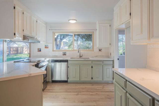 11745 Tam Oshanter Drive, Salinas CA: https://media.crmls.org/mediaz/dadee066-dd9e-4a37-897f-71f7adc01a05.jpg