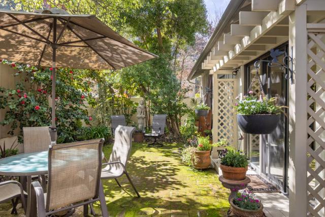 9565 Oak Court, Carmel CA: https://media.crmls.org/mediaz/dadf14d7-3289-4377-b32d-88b4c6dd5bb6.jpg