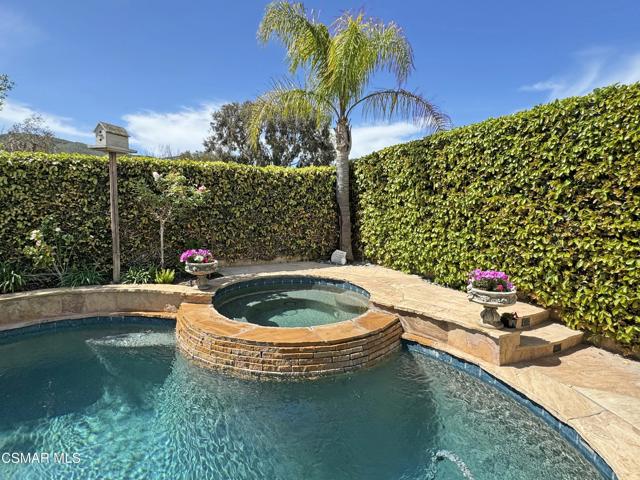 4950 Via Aurora, Newbury Park CA: https://media.crmls.org/mediaz/dadf8143-a885-4893-aa2a-9c3b12b4c121.jpg